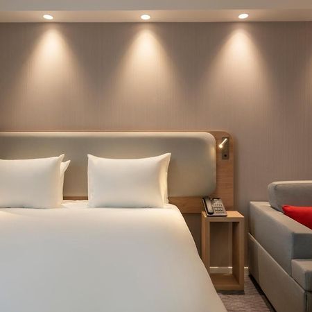 Holiday Inn Express - Marne-La-Vallee Val D'Europe By Ihg رومافييي المظهر الخارجي الصورة