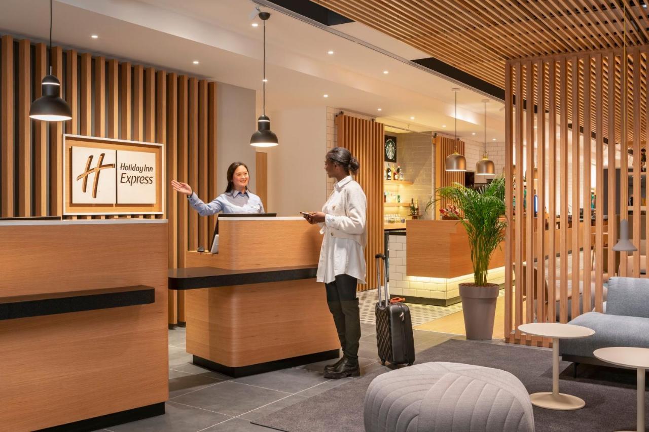 Holiday Inn Express - Marne-La-Vallee Val D'Europe By Ihg رومافييي المظهر الخارجي الصورة